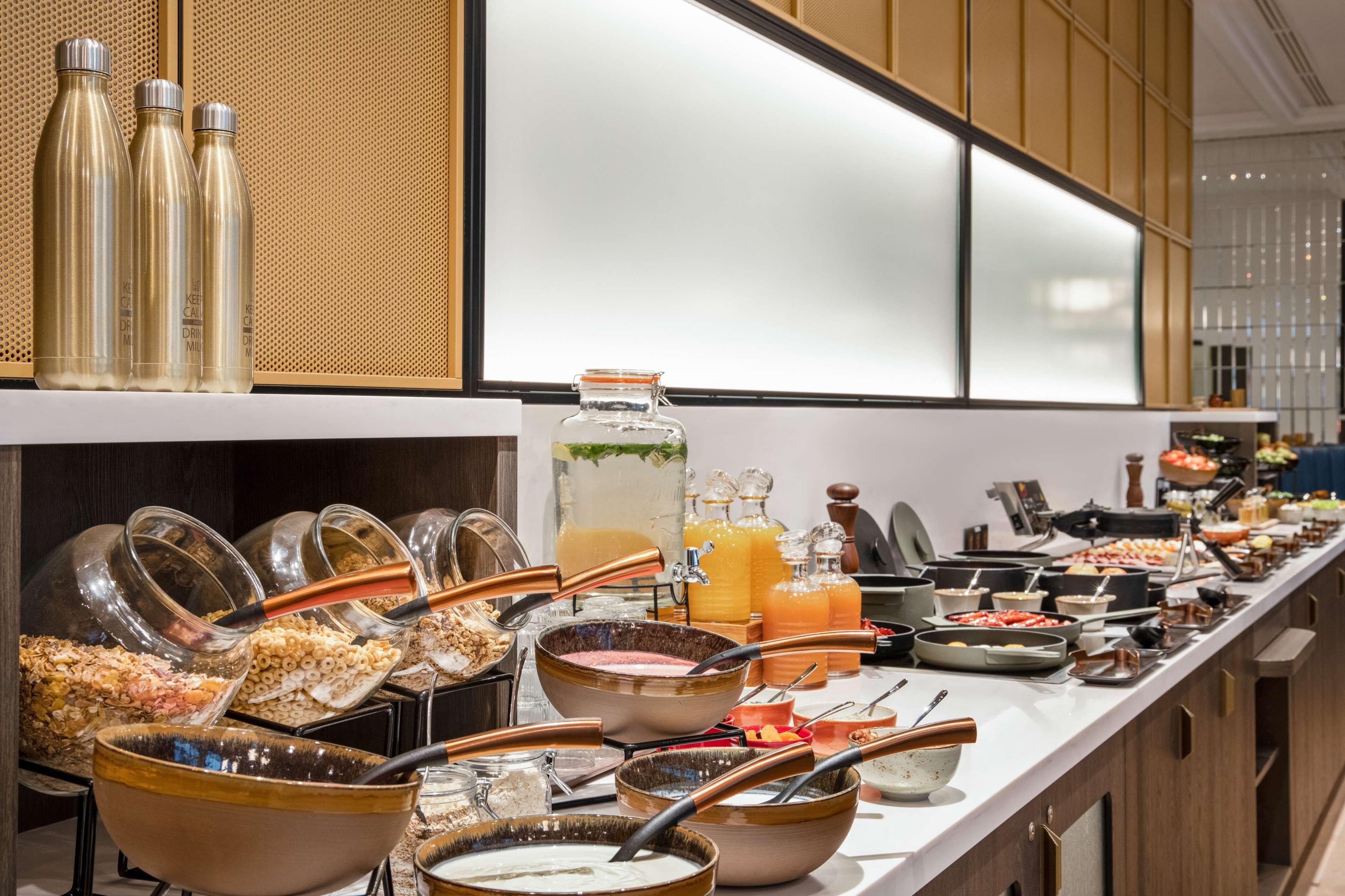 Golden Tulip Centrum Готель 4*